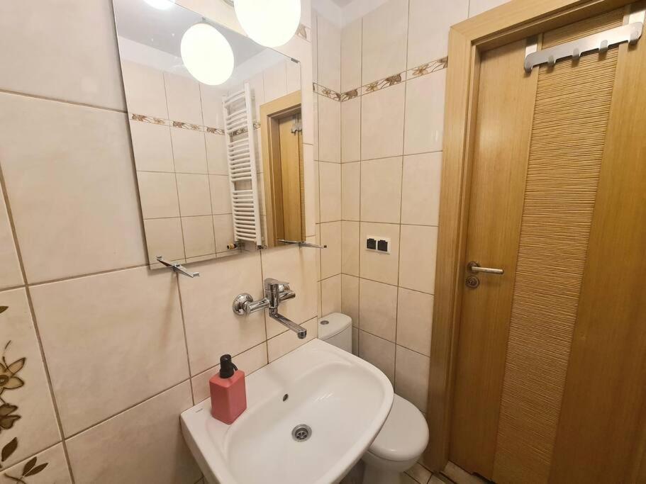 Mirrorroom Pl Citycenter ワルシャワ エクステリア 写真