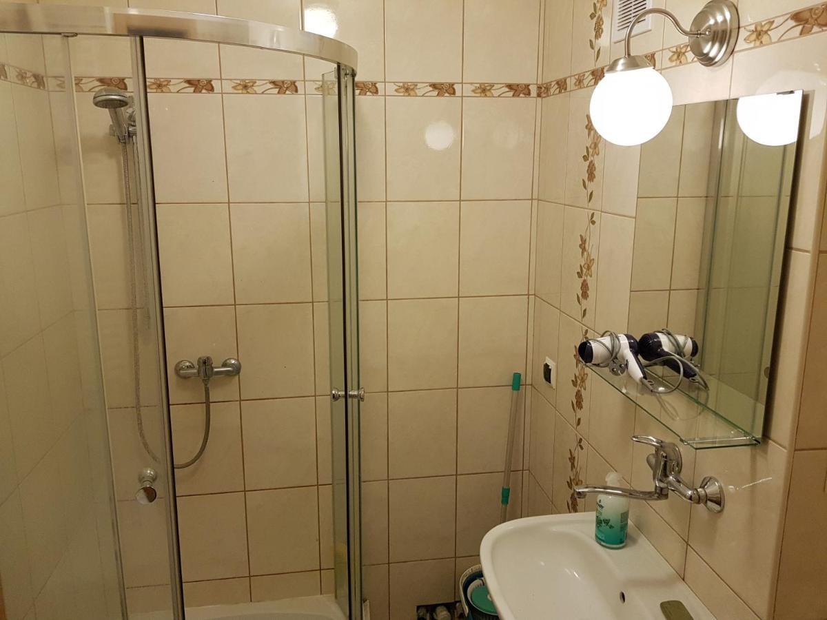 Mirrorroom Pl Citycenter ワルシャワ エクステリア 写真